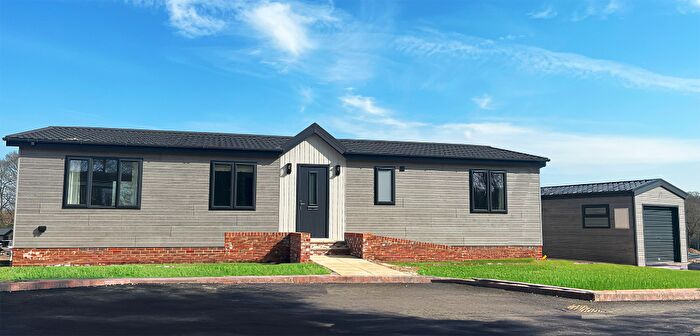 2 Bedroom Park Home For Sale In The Paddocks, Warfield Park, Bracknell, Berkshire, RG42