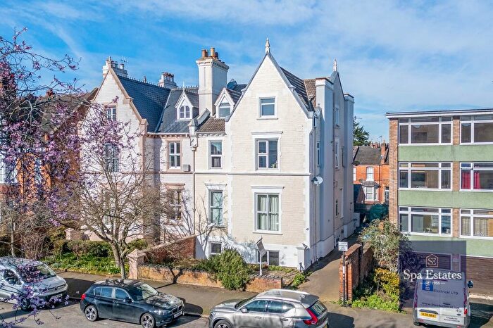 1 Bedroom Apartment For Sale In Russell Terrace, Leamington Spa, Warwickshire, CV31