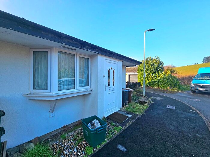 2 Bedroom Bungalow To Rent In Kings Drive, Brixham, TQ5