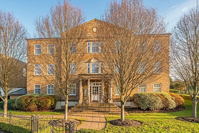 2 Bedroom Flat For Sale In Chadwick Place, Surbiton, KT6