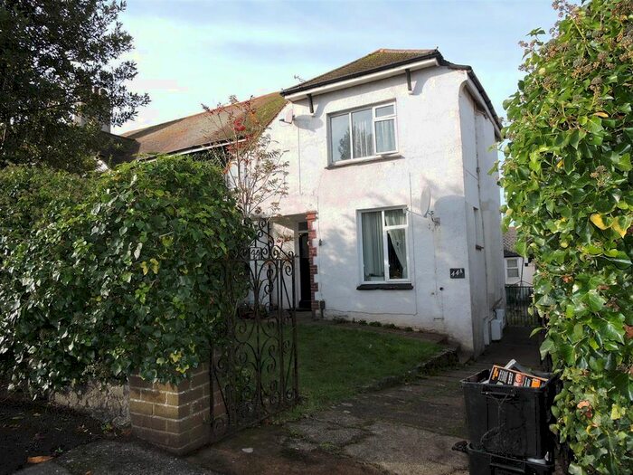 2 Bedroom Flat To Rent In Osney Crescent, Paignton, TQ4