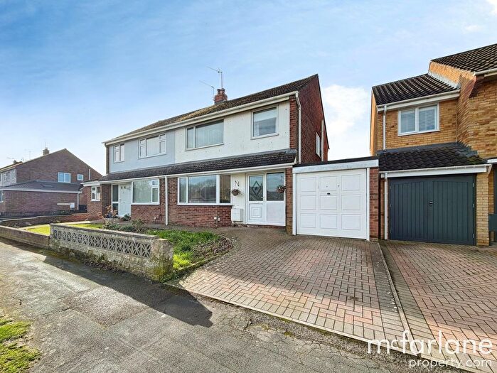 3 Bedroom Semi Detached House For Sale In Sandringham Road, Swindon, SN3