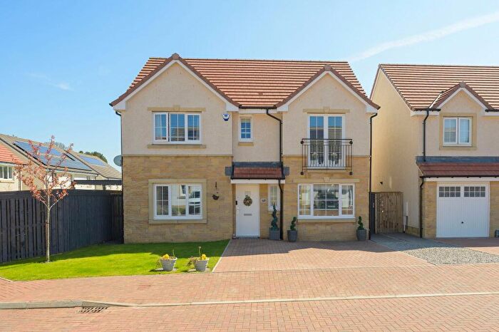 4 Bedroom Detached House For Sale In Sunnyside Crescent, Livingston, EH54