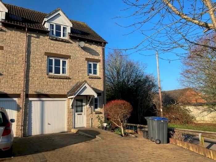 3 Bedroom Semi-Detached House To Rent In Bowmans Court, Melksham SN12