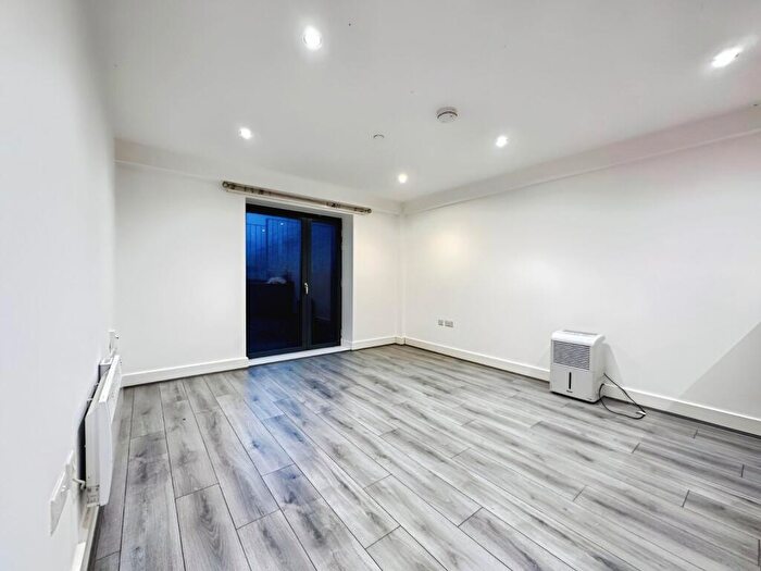 1 Bedroom Property To Rent In Mabgate, Leeds, West Yorkshire, LS9