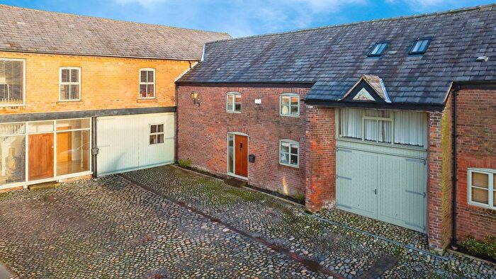 4 Bedroom Barn Conversion For Sale In The Threshing Barn, Cranshaw Lane, Widnes, WA8