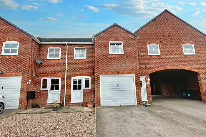 2 Bedroom Town House To Rent In Blacker Road, Staincross, Barnsley, South Yorkshire, S75