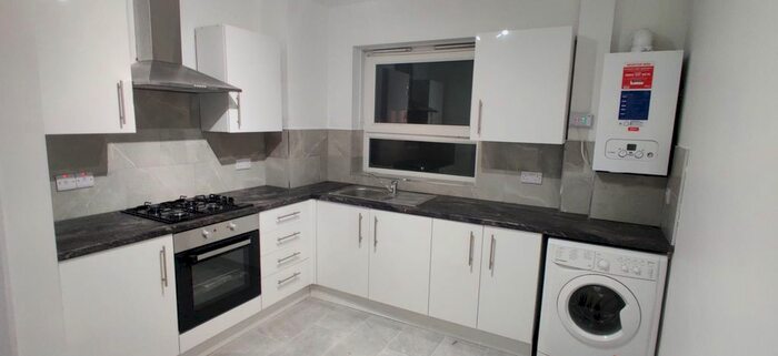 1 Bedroom Flat To Rent In Warrior Square, London, E12