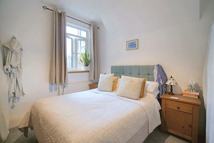 1 Bedroom Flat For Sale In Folkestone Road, London, E17