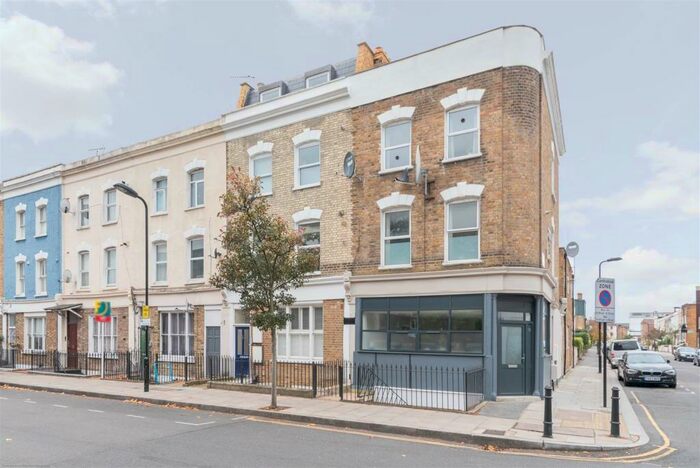 3 Bedroom Flat To Rent In Nevill Road, London, N16