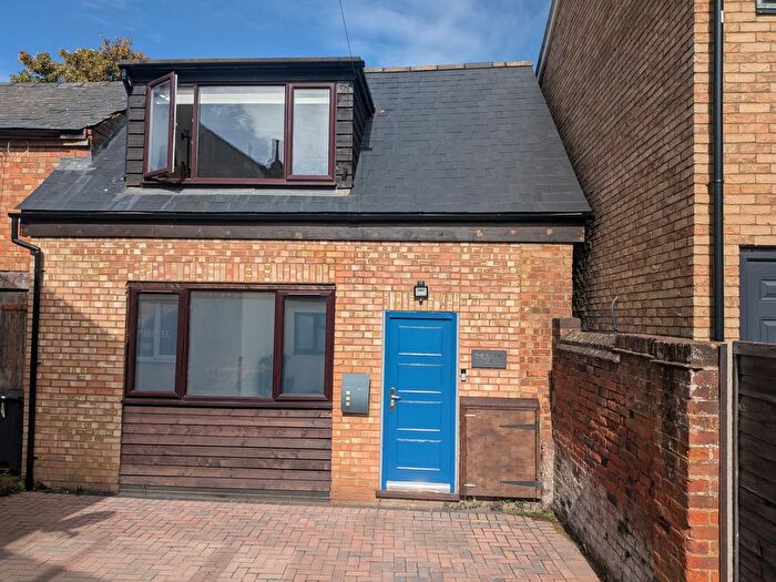 2 Bedroom Mews To Rent In Nightingale Road, Hitchin, SG5