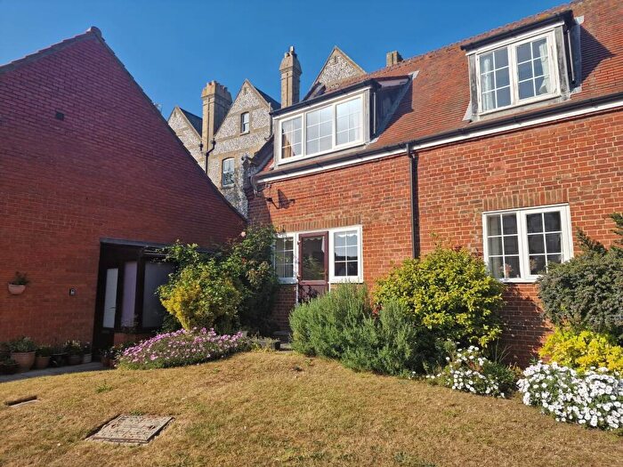2 Bedroom House To Rent In Ashdown Court, Cromer, NR27