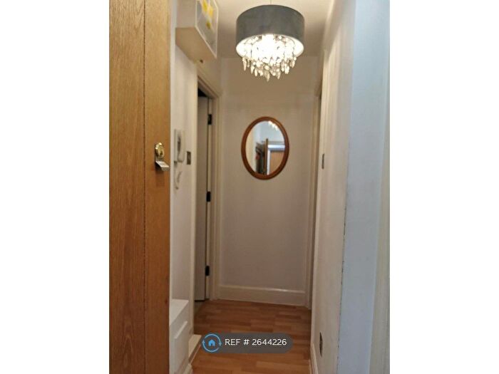 1 Bedroom Flat To Rent In Old Kent Road, London, SE1