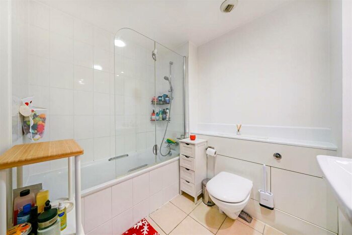 1 Bedroom Apartment For Sale In The Galley, Basin Approach, Gallions Reach, E16