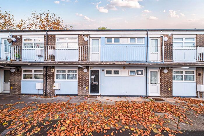 1 Bedroom Flat For Sale In Jamaica Place, Gosport, PO12