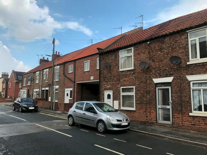 1 Bedroom Flat To Rent In Flatgate, Howden, Goole, DN14