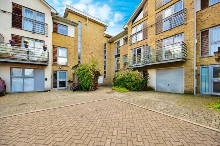 2 Bedroom Property To Rent In Arundel Square, Maidstone, ME15