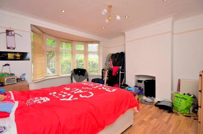 4 Bedroom Property To Rent In Springvale Avenue, Little Ealing, Brentford, TW8