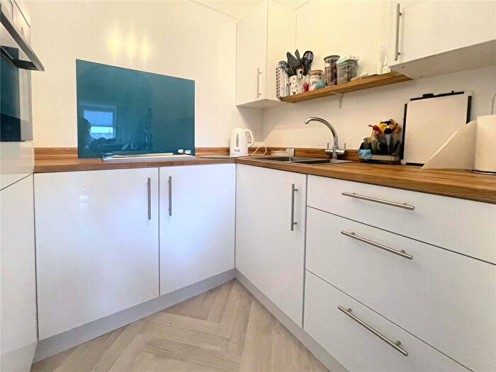 1 Bedroom Apartment For Sale In Ashcroft Gardens, Cirencester, Gloucestershire, GL7
