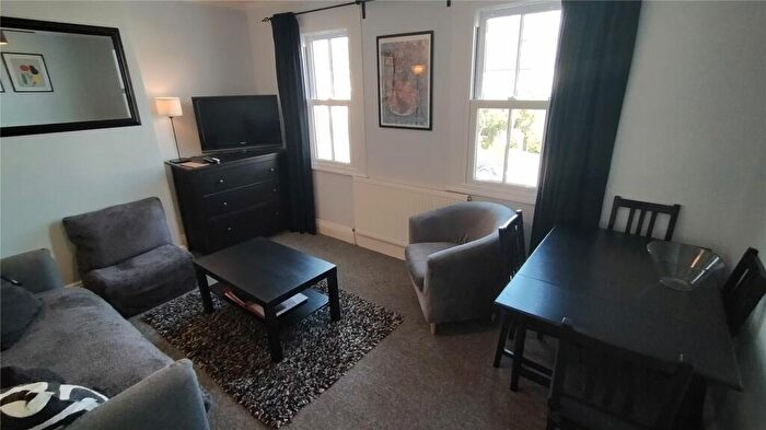 2 Bedroom Apartment To Rent In Short Let - Bedroom, Bathroom St Floor Flat In Summertown, OX2