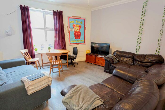 5 Bedroom Apartment To Rent In &#; Pppw, Wilmslow Road, Fallowfield, M14