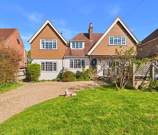 4 Bedroom Detached House For Sale In Nepfield Close, Findon Village, Worthing, BN14