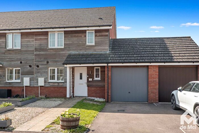 3 Bedroom Semi Detached House For Sale In Cowslip Drive, Bishops Cleeve, Cheltenham, GL52