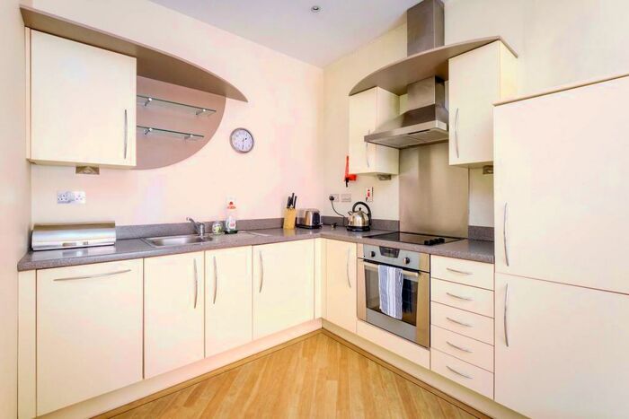1 Bedroom Apartment To Rent In Newhall Court, B3