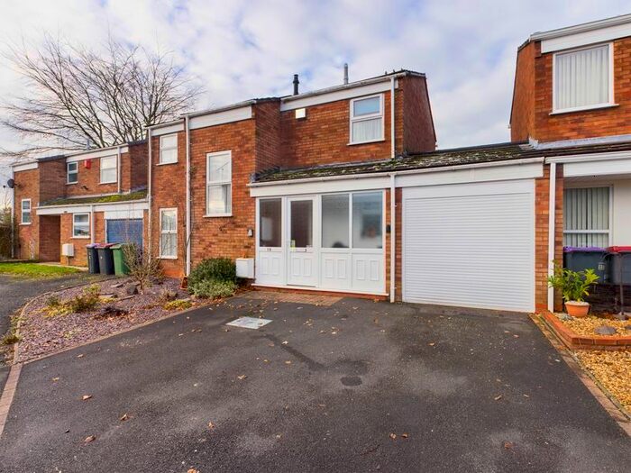 Houses for sale & to rent in TF7 5HR, Park Lane, Woodside Telford
