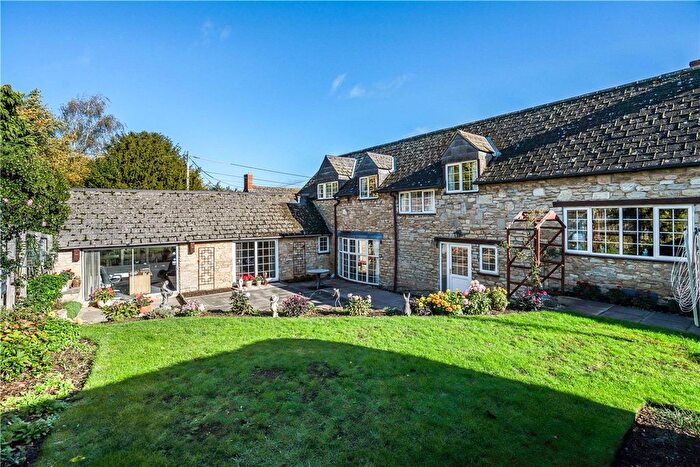 4 Bedroom Barn Conversion For Sale In Cassington Road, Yarnton, Kidlington, Oxfordshire, OX5