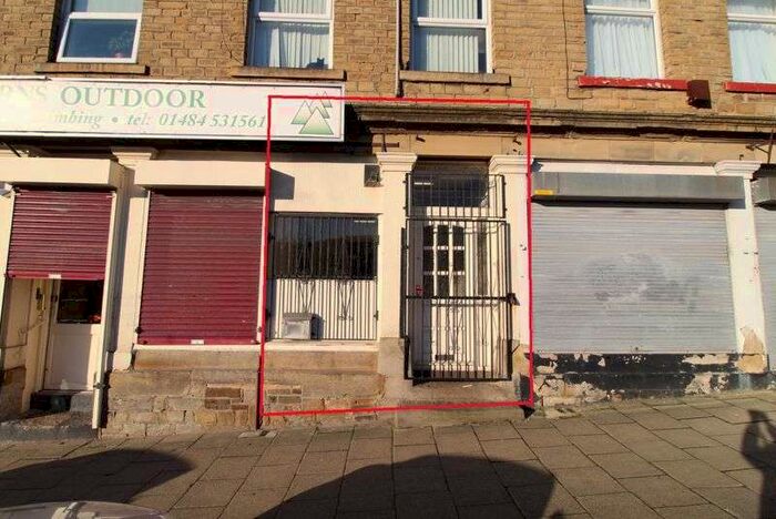 Property To Rent In Old Wakefield Road, Huddersfield, HD5