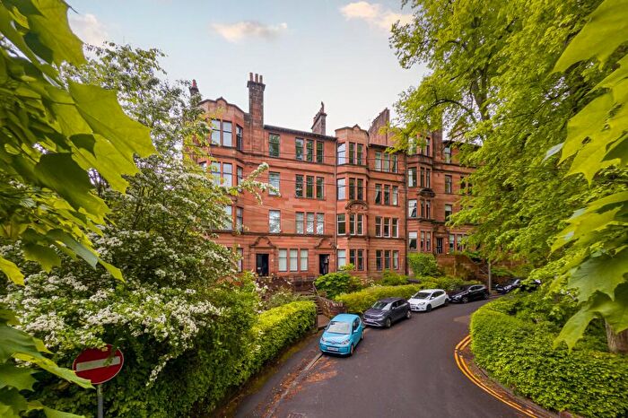 4 Bedroom Apartment For Sale In Camphill Avenue, Shawlands, Glasgow, G41