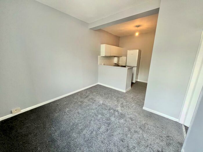1 Bedroom Flat To Rent In Shay Lane, Halifax, HX2