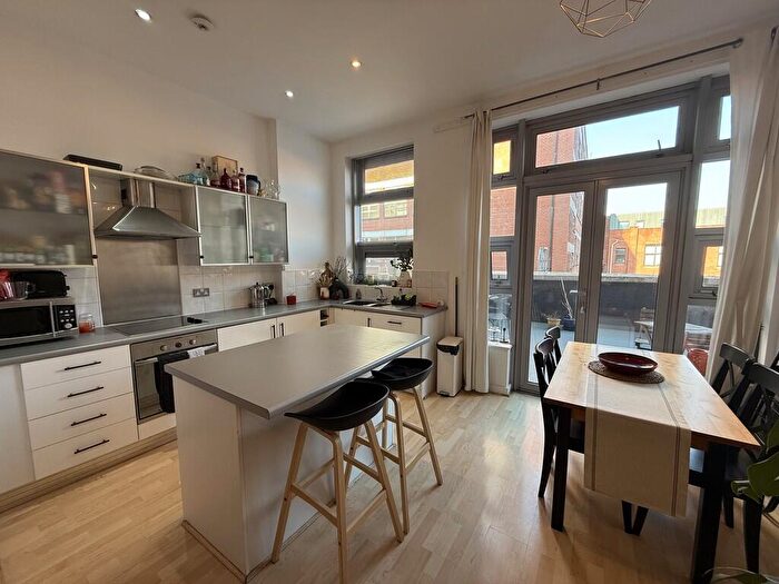 1 Bedroom Apartment To Rent In Platinum Apartments, Jewellery Quarter, B18