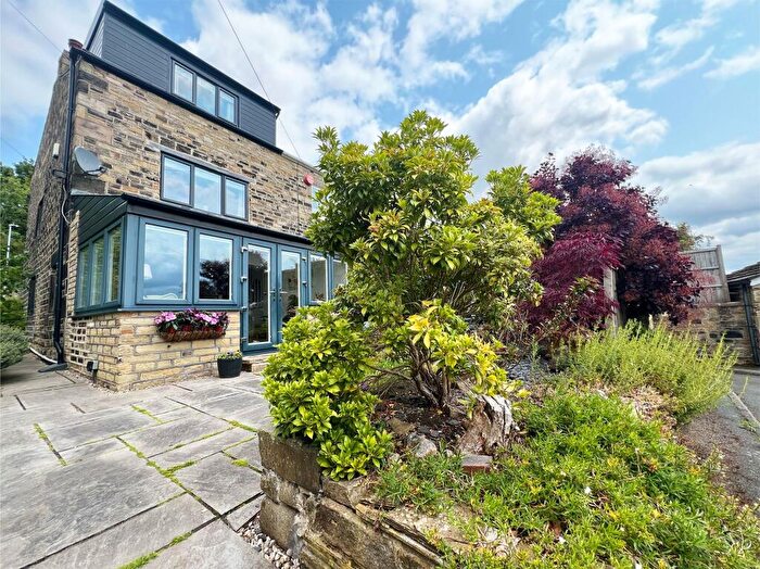 3 Bedroom Cottage For Sale In Bark Close, Shelley, HD8