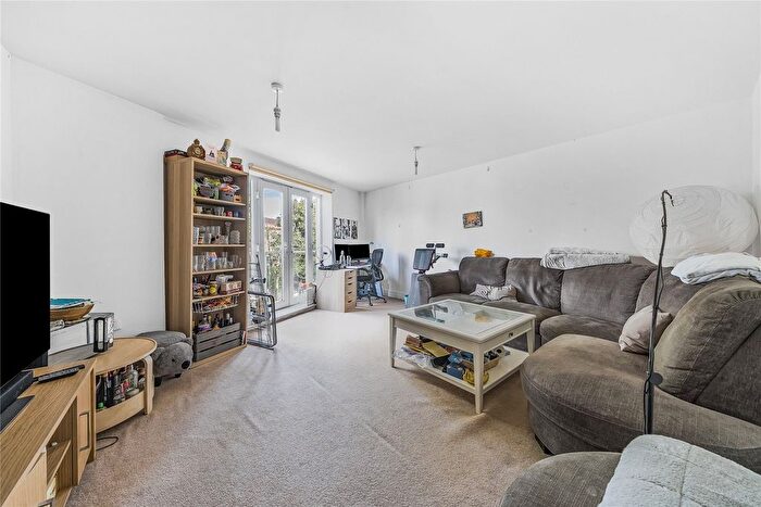2 Bedroom Flat For Sale In Oakwood Avenue, Beckenham, BR3