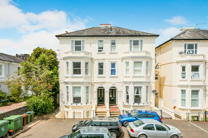 1 Bedroom Flat To Rent In Upper Grosvenor Road, Tunbridge Wells TN1