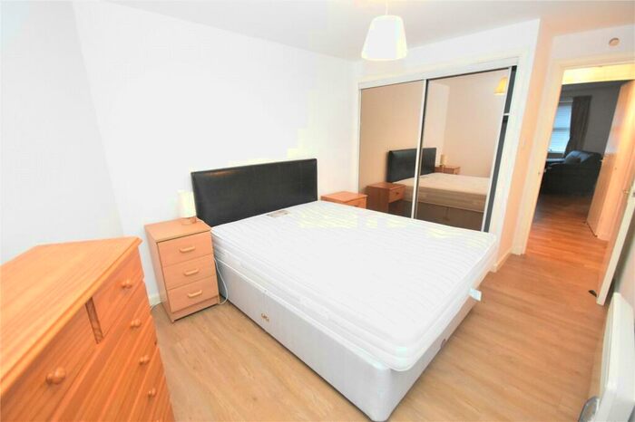 2 Bedroom Flat To Rent In Union Glen Court, City Centre, Aberdeen, AB11