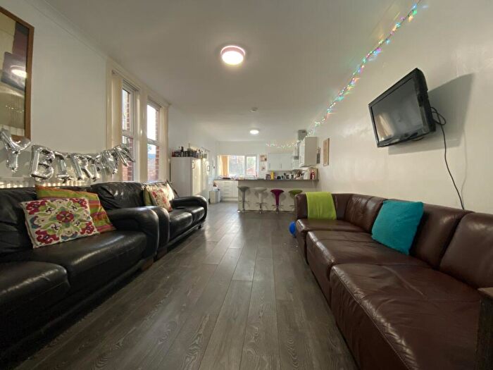 8 Bedroom Terraced House To Rent In Connaught Road, Roath, CF24