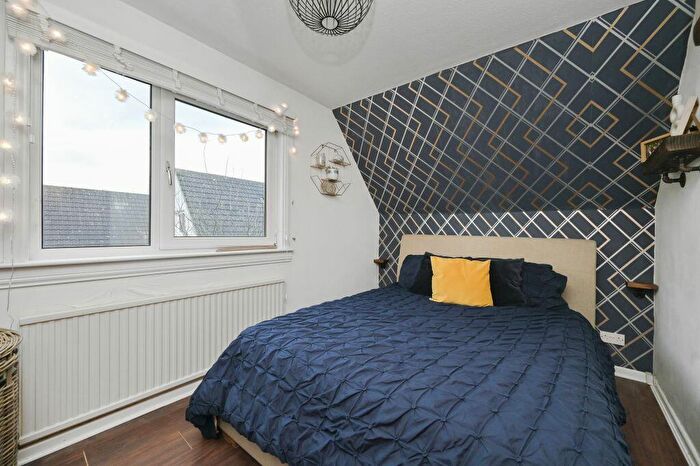 4 Bedroom Detached House For Sale In Mortonhall Park Drive, Edinburgh, EH17