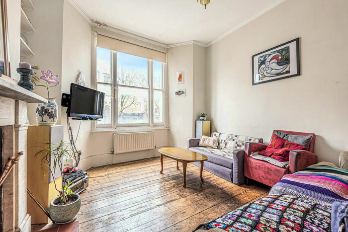 2 Bedroom Apartment To Rent In Kennington Road, SE11