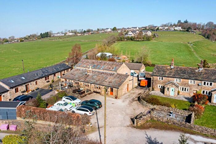 4 Bedroom Semi-Detached House To Rent In Higher Cockden Barn, Todmorden Road, BB10