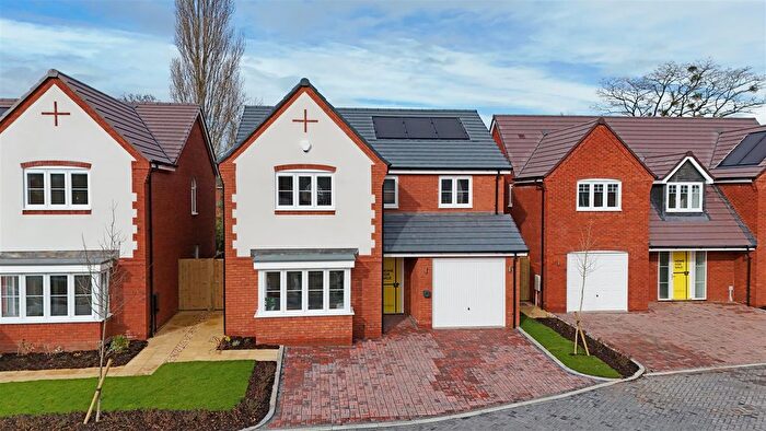 4 Bedroom Detached House For Sale In Maypole Place, Evesham, WR11