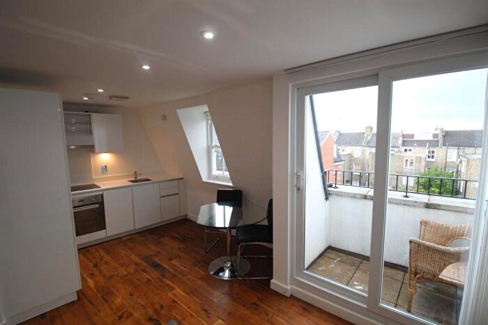 2 Bedroom Flat To Rent In Regal Court, - Malvern Road, London, NW6