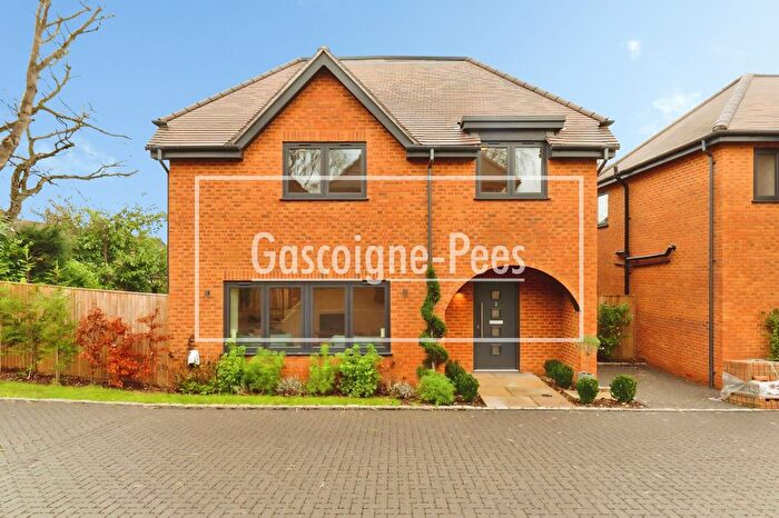 5 Bedroom Property To Rent In Chartland Close, Leatherhead, KT23