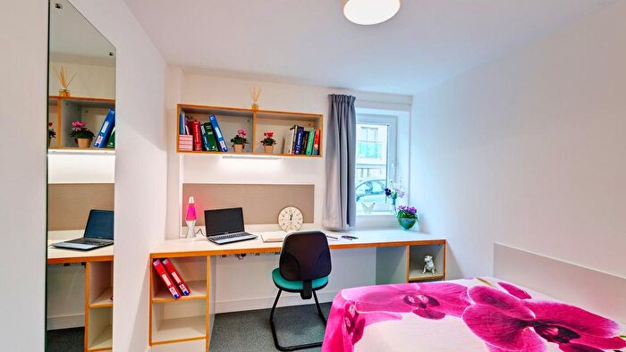 1 Bedroom Flat To Rent In Regent Street, Plymouth, PL4