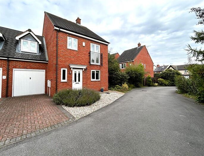 4 Bedroom Semi-Detached House For Sale In Dalton Drive, Belper, DE56