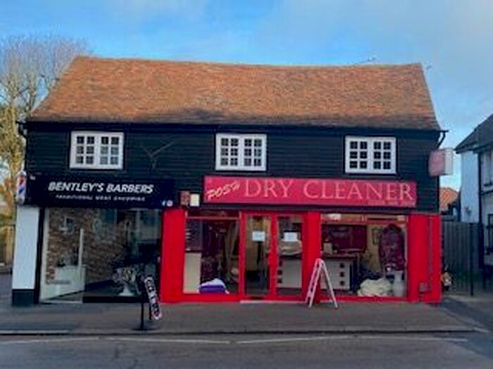 2 Bedroom Flat To Rent In High Street, Bushey WD23