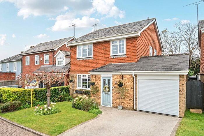 4 Bedroom Detached House For Sale In Phoenix Drive, Wateringbury, Maidstone, ME18