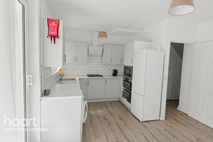 4 Bedroom Terraced House To Rent In Chigwell Road, Woodford Green, IG8